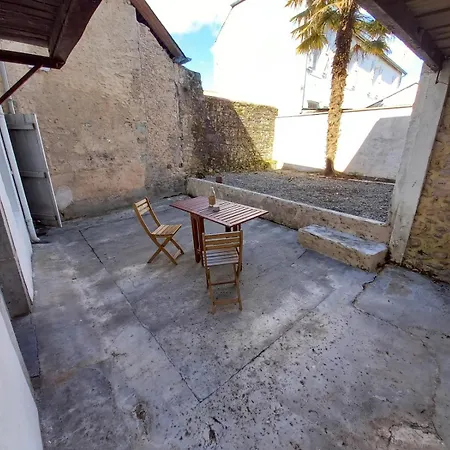 Charmant Appartement Avec Exterieur Oloron-Sainte-Marie Exterior photo